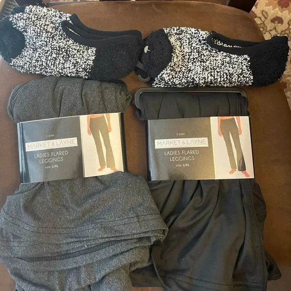 2 pair Ladies Flared Leggings 2 pair cozy sock liners L/XL - Picture 2 of 6